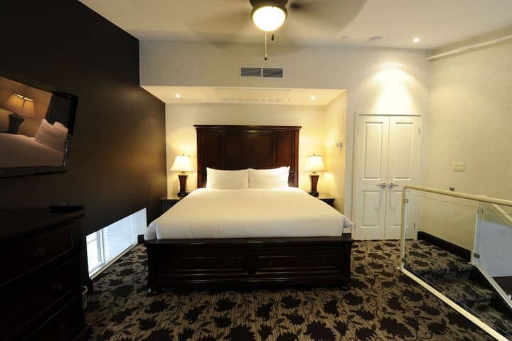 Room 12 of 46