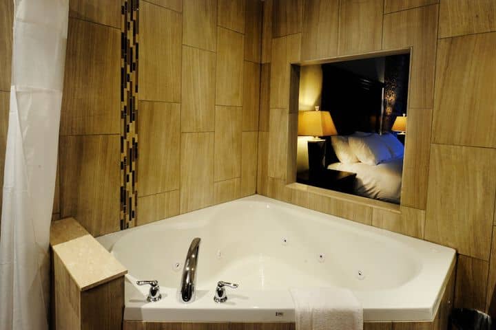 Room 10 of 46