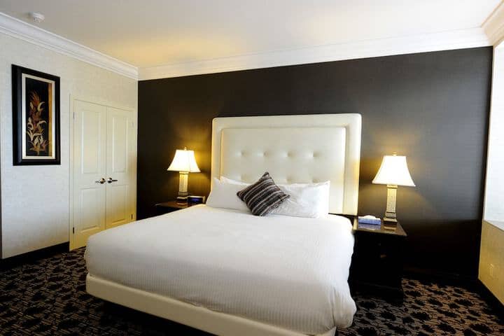 Room 6 of 46