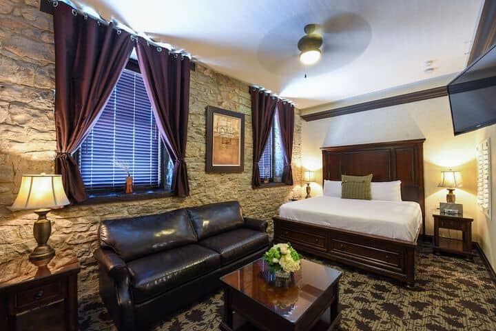 Room 19 of 46